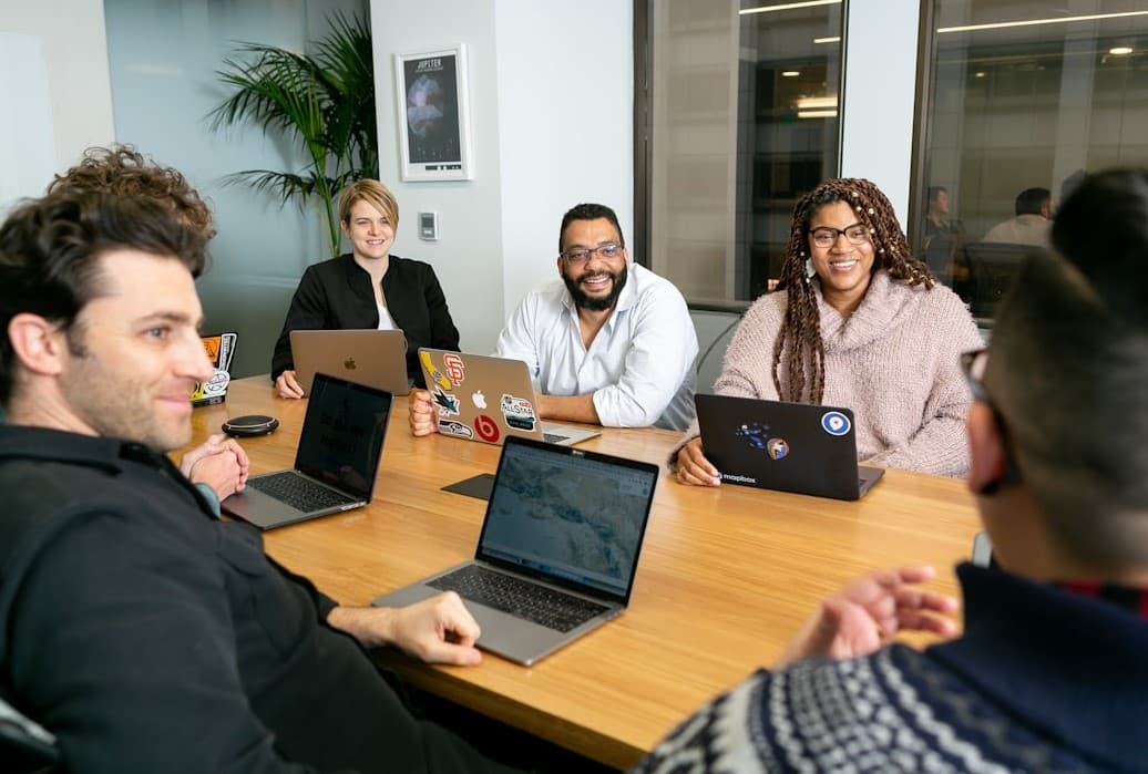 Explore Modern Communication Career: From Using Newsletter Software to AI Writing Tools